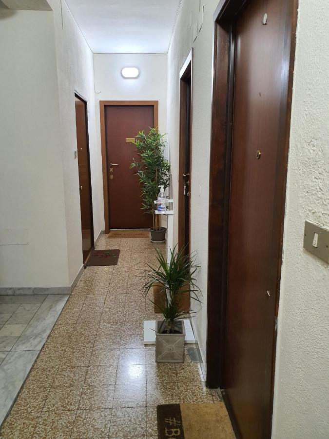 Cristel Apartment - 15 Min Da Milano - Parcheggio - Mono 2 Cormano Dış mekan fotoğraf